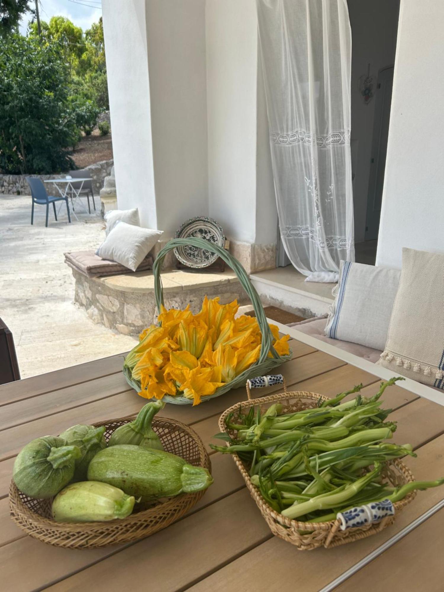 Il Trullo Di Simona Bed and Breakfast Locorotondo Eksteriør billede